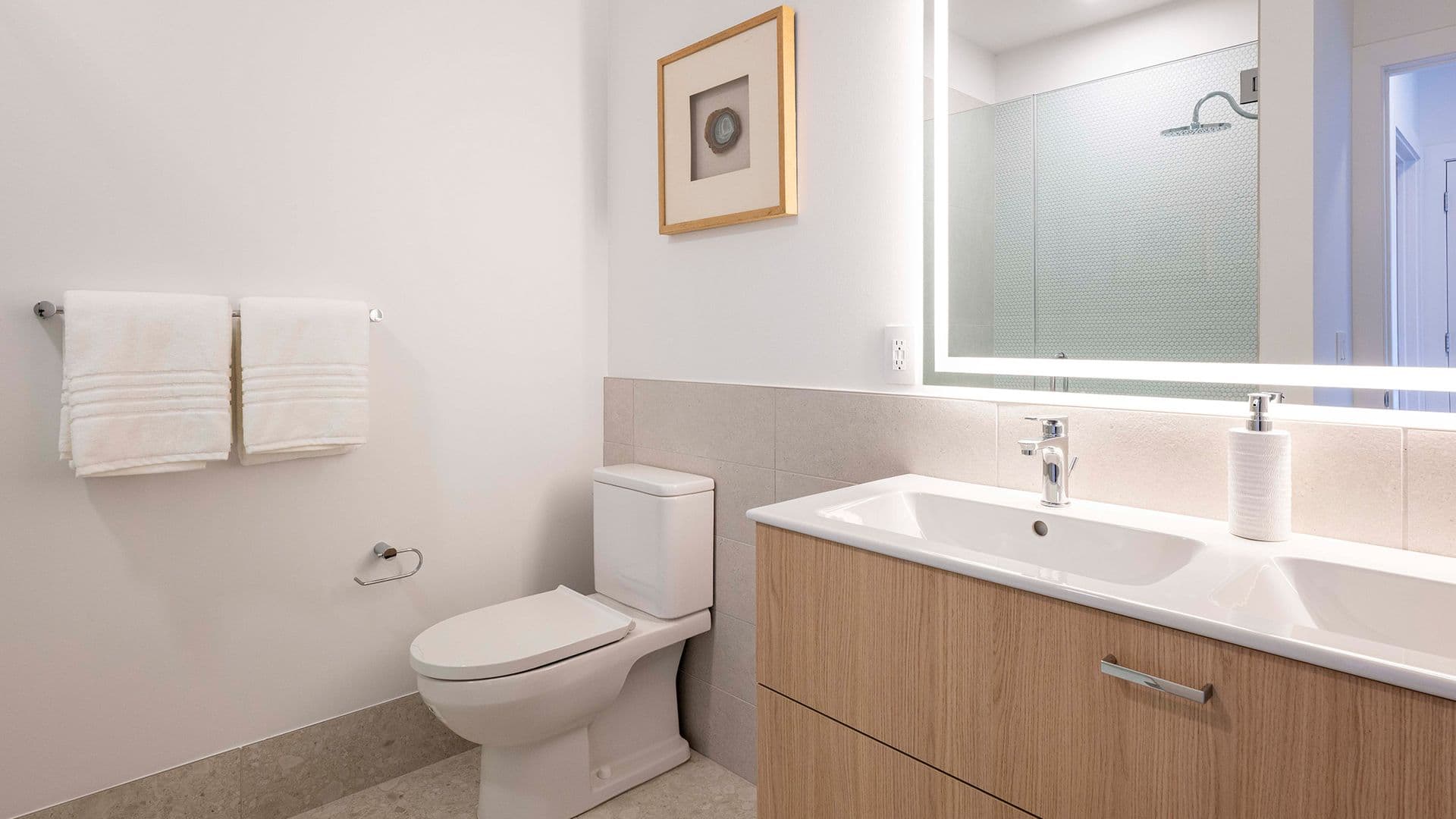 Wilton Apartment: 22 Hubbard Rd