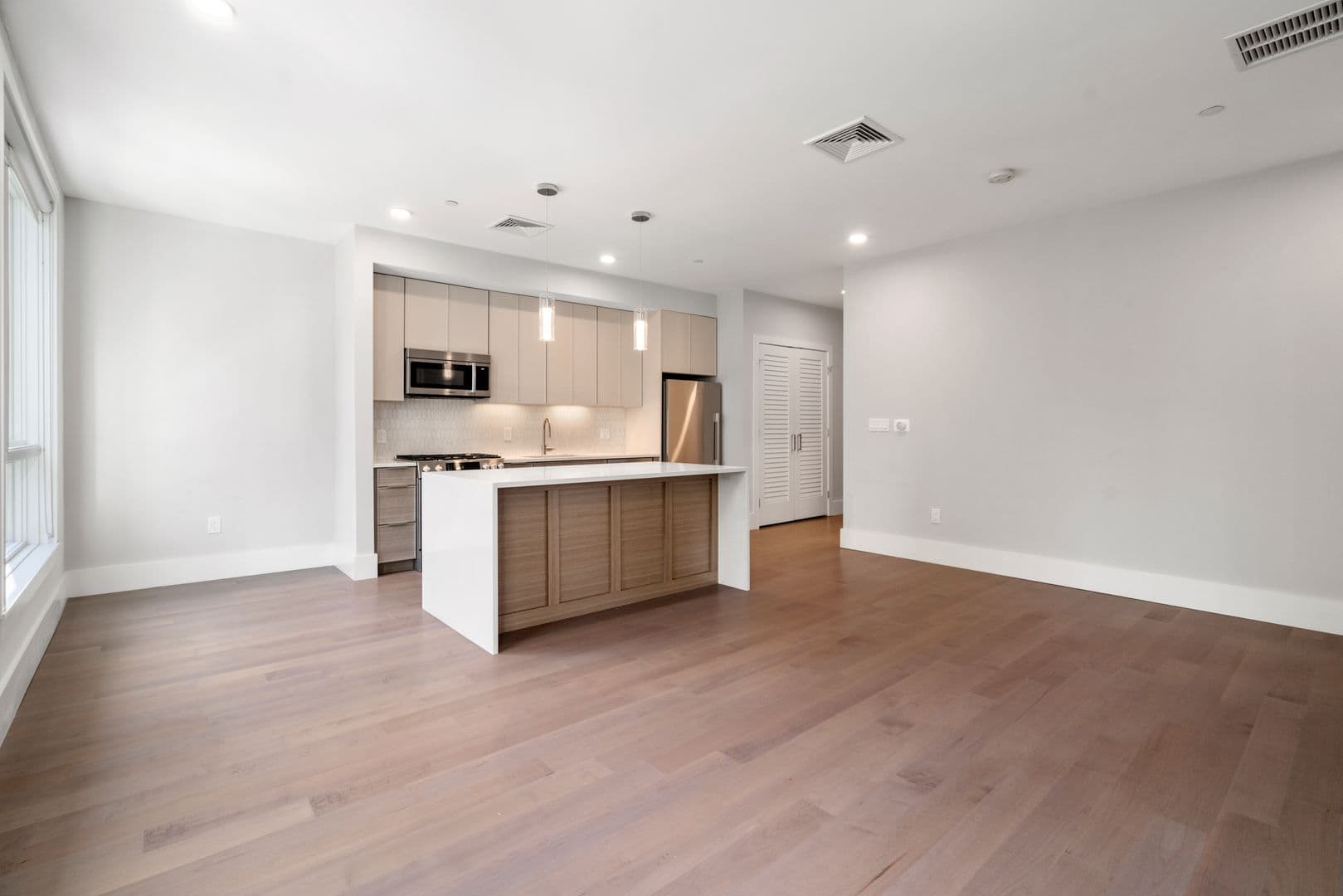 Boston Apartment: 3193 Washington St