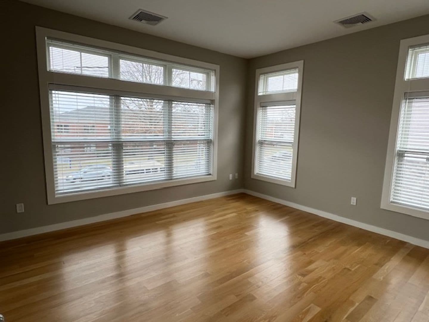 Wakefield Apartment: 600 North Ave