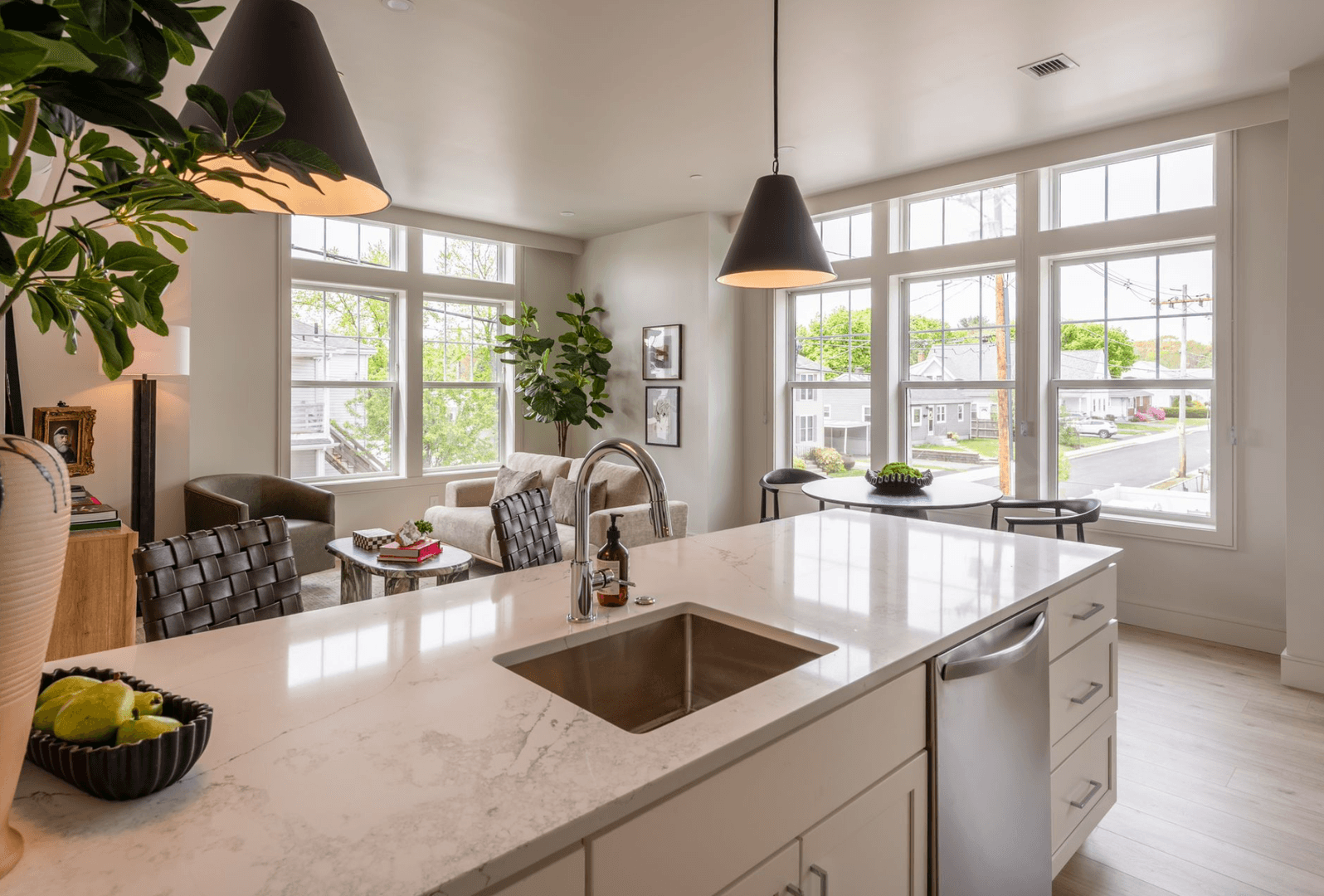 Norwood Apartment: 1223 Washington Street