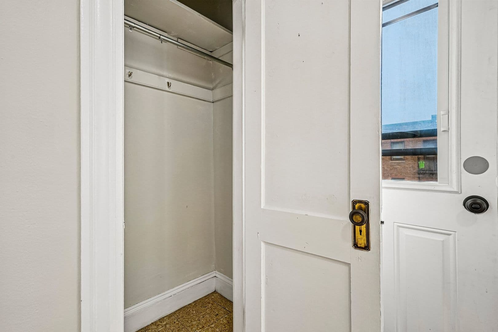 Medford Apartment: 4-7 Sherborn Court/463-475 Broadway