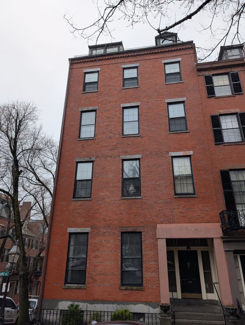 Boston Apartment: 2 Louisburg Square