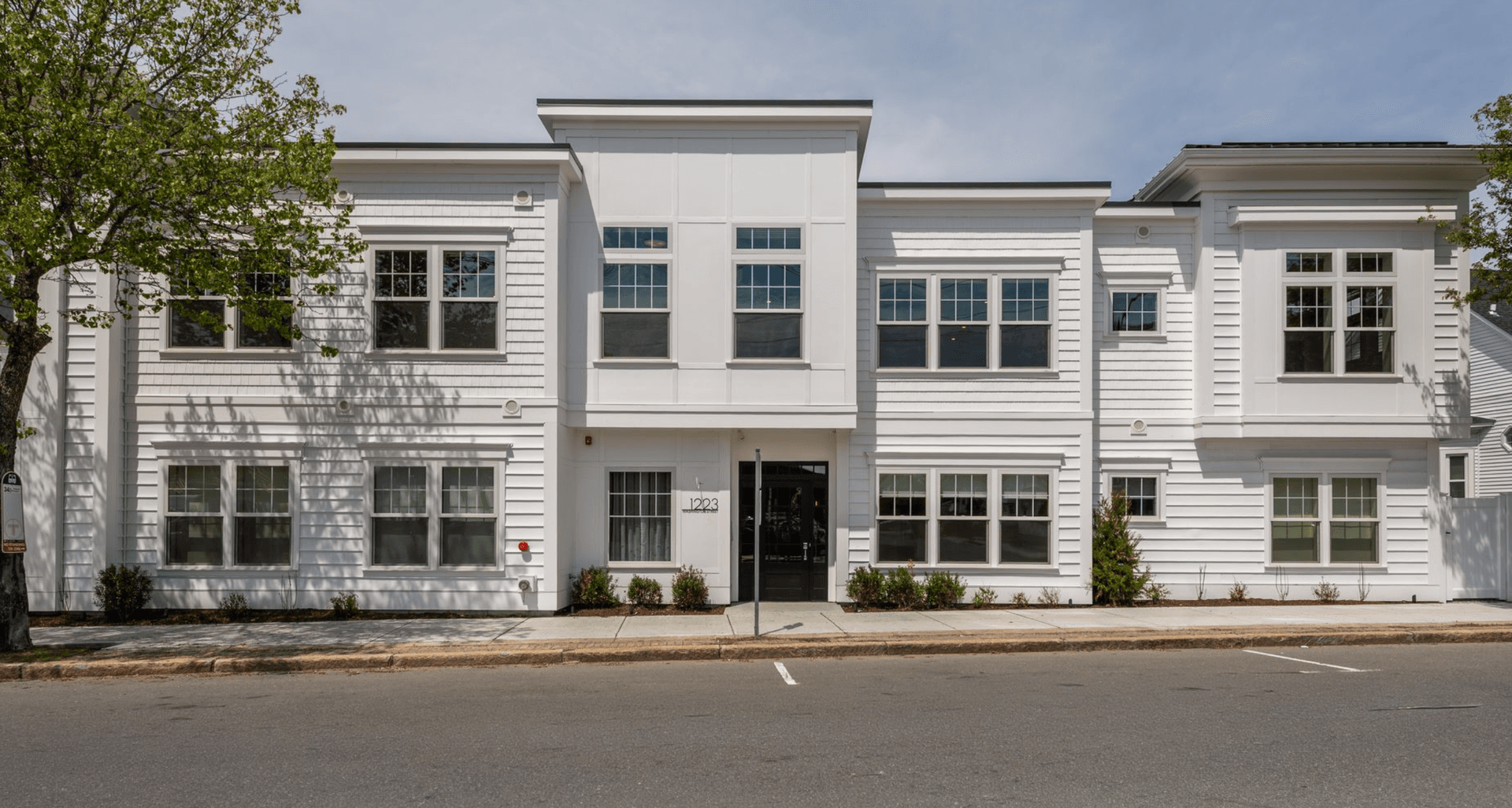 Norwood Apartment: 1223 Washington Street