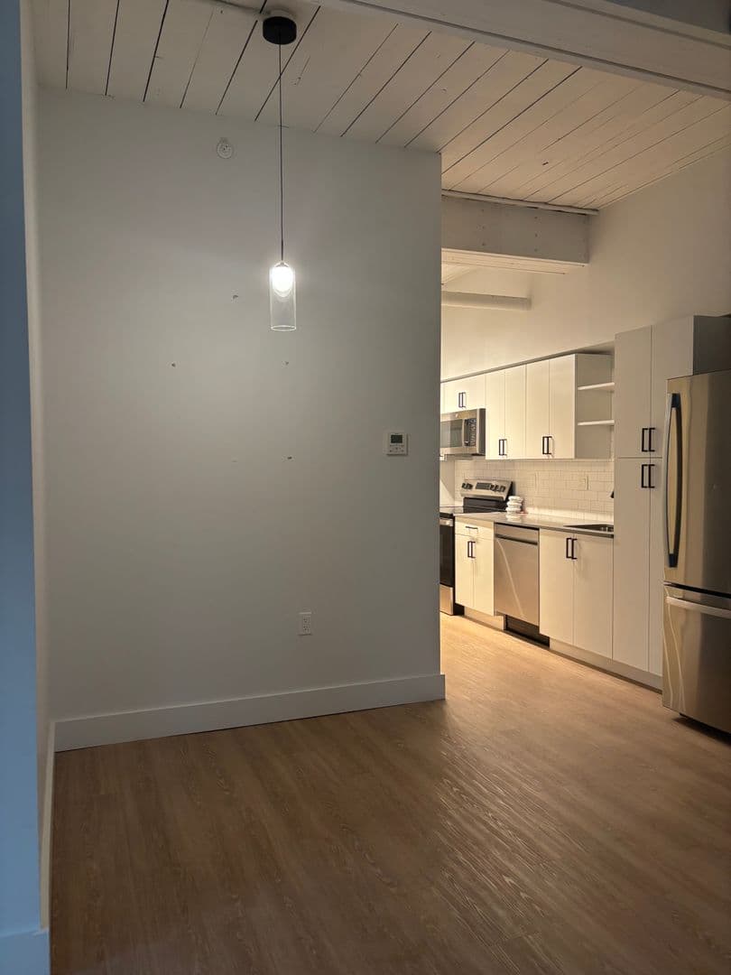 Haverhill Apartment: 86 Essex St.