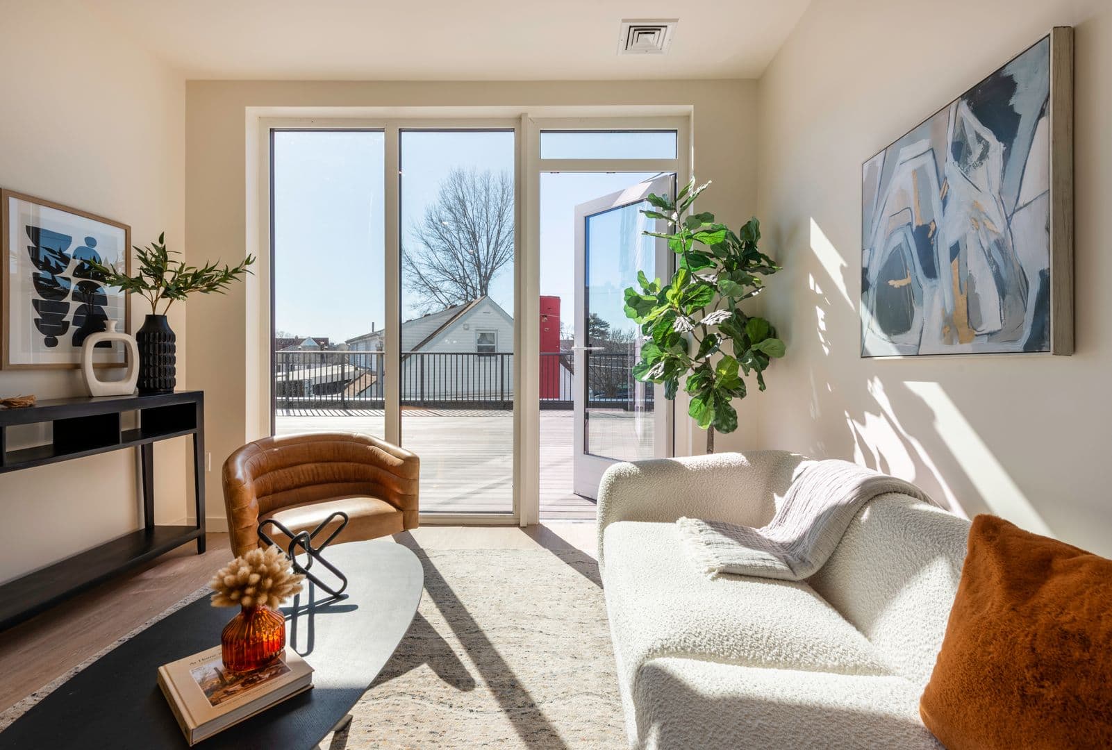 Revere Apartment: 810 Washington Ave