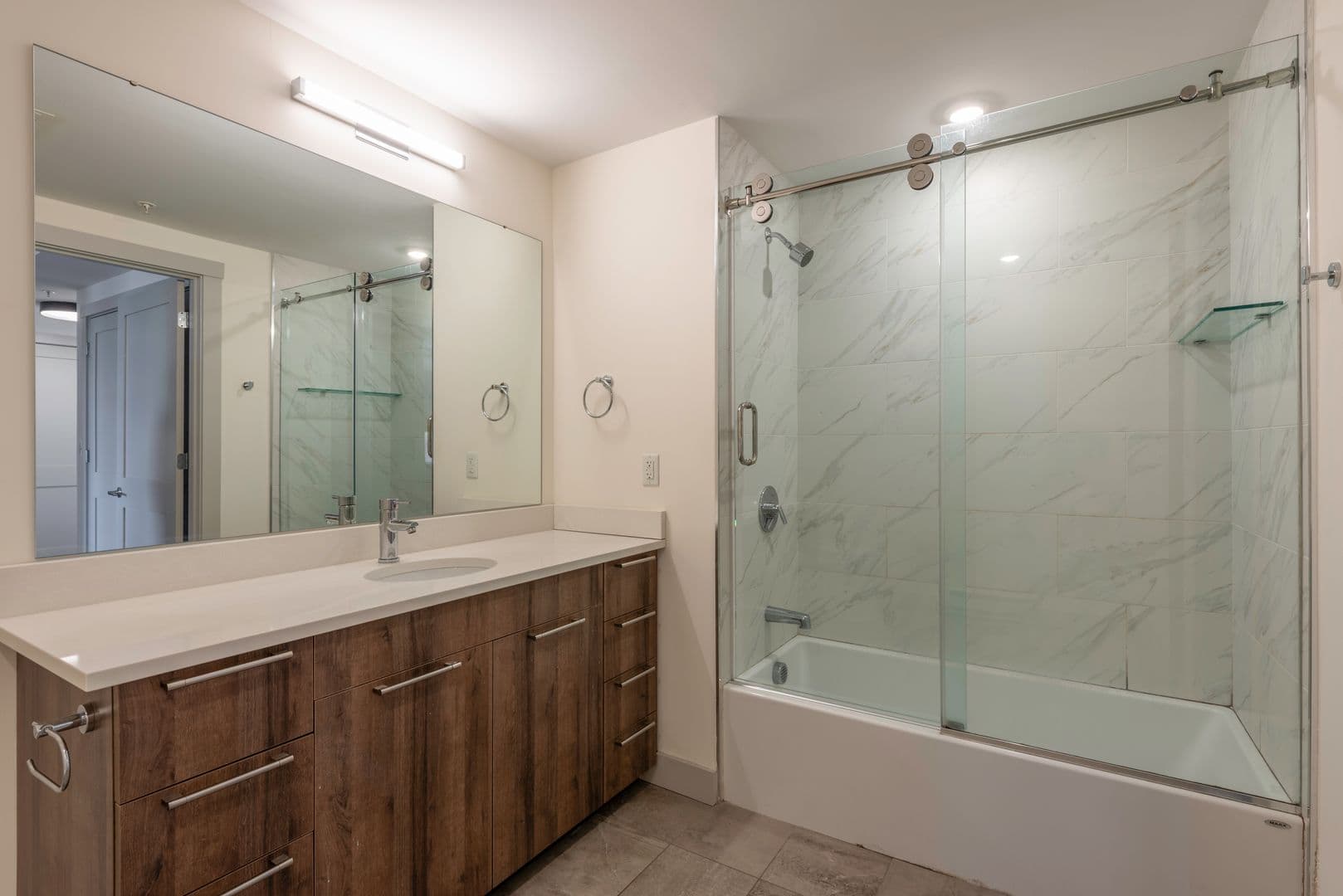 Lowell Apartment: 165 Thorndike Street
