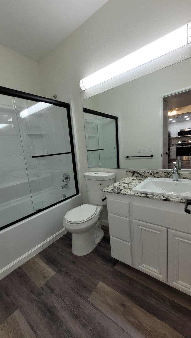 San Diego House: 2050 Camino de la Reina #107