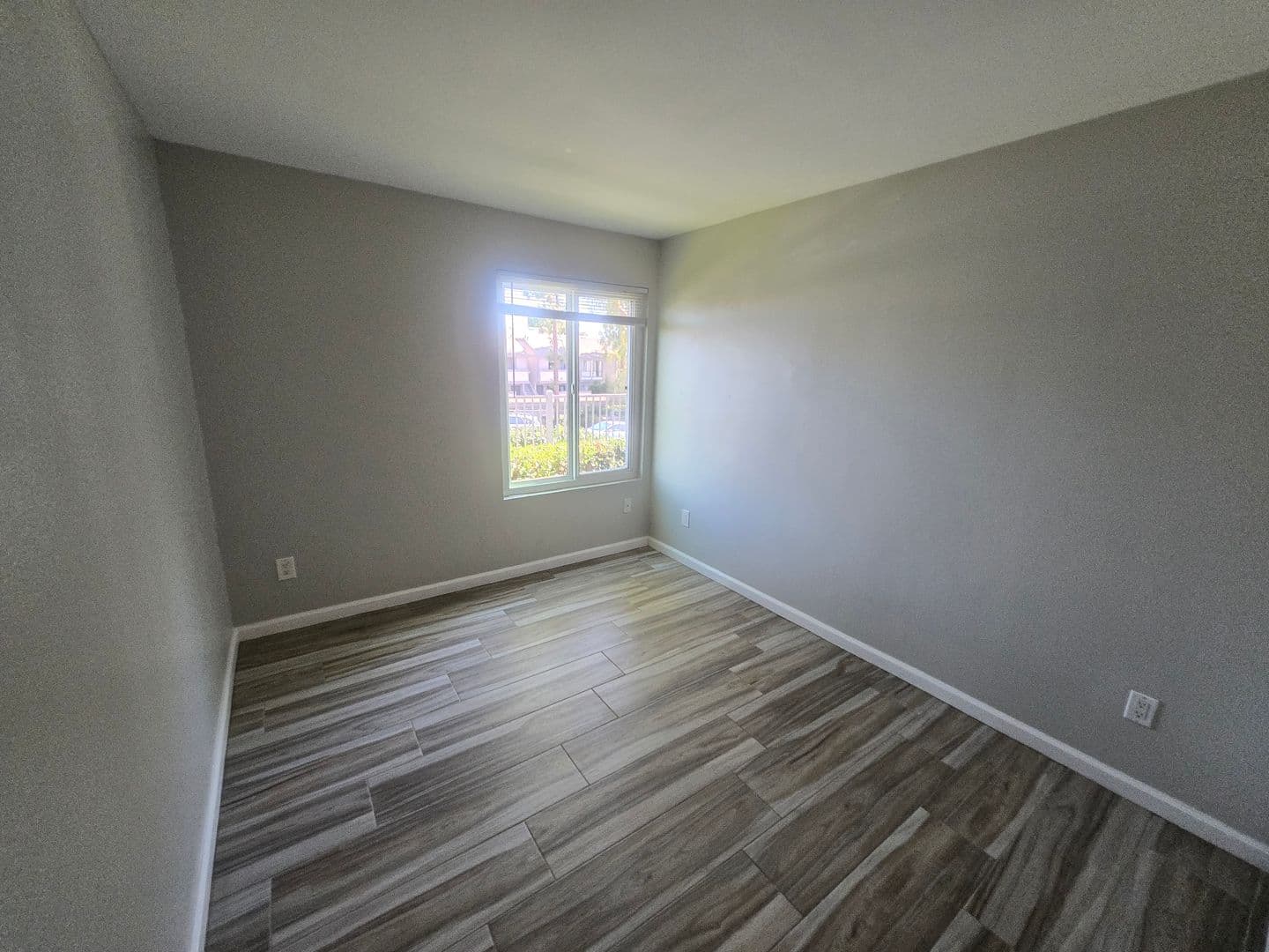 San Diego Condo: 3454 Castle Glen Dr
