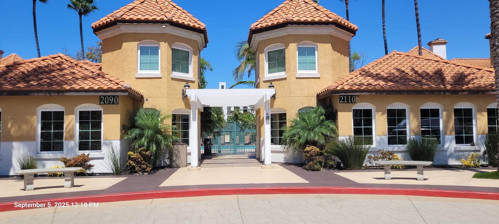 San Diego House: 2050 Camino de la Reina #107