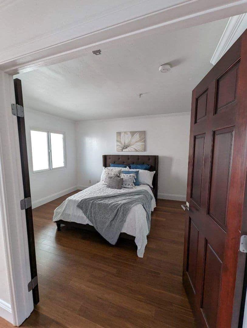 San Diego House: 1150 21st Street #25