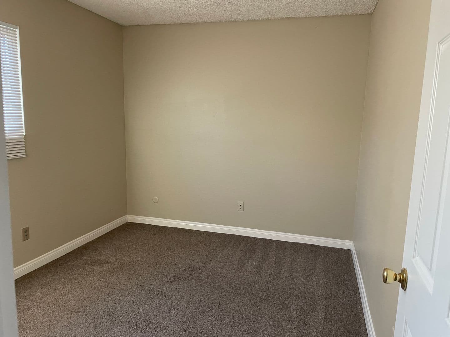 San Diego House: 136 Royal Oak Drive