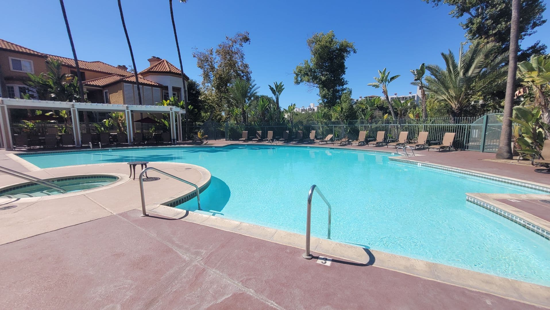San Diego House: 2050 Camino de la Reina #107