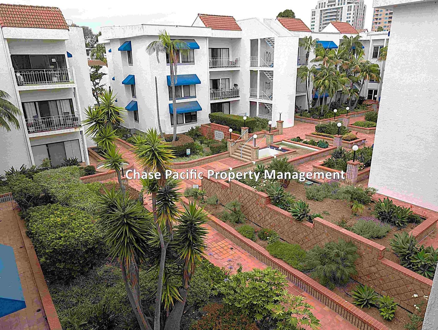 San Diego Condo: 8328 Regents Rd #3B