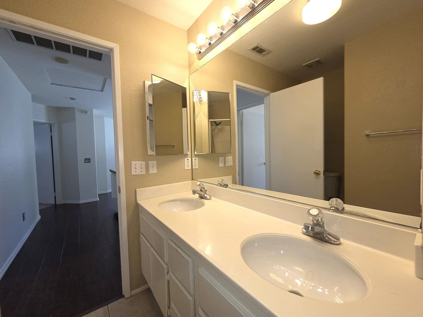 Temecula House: 30704 East Loma Linda