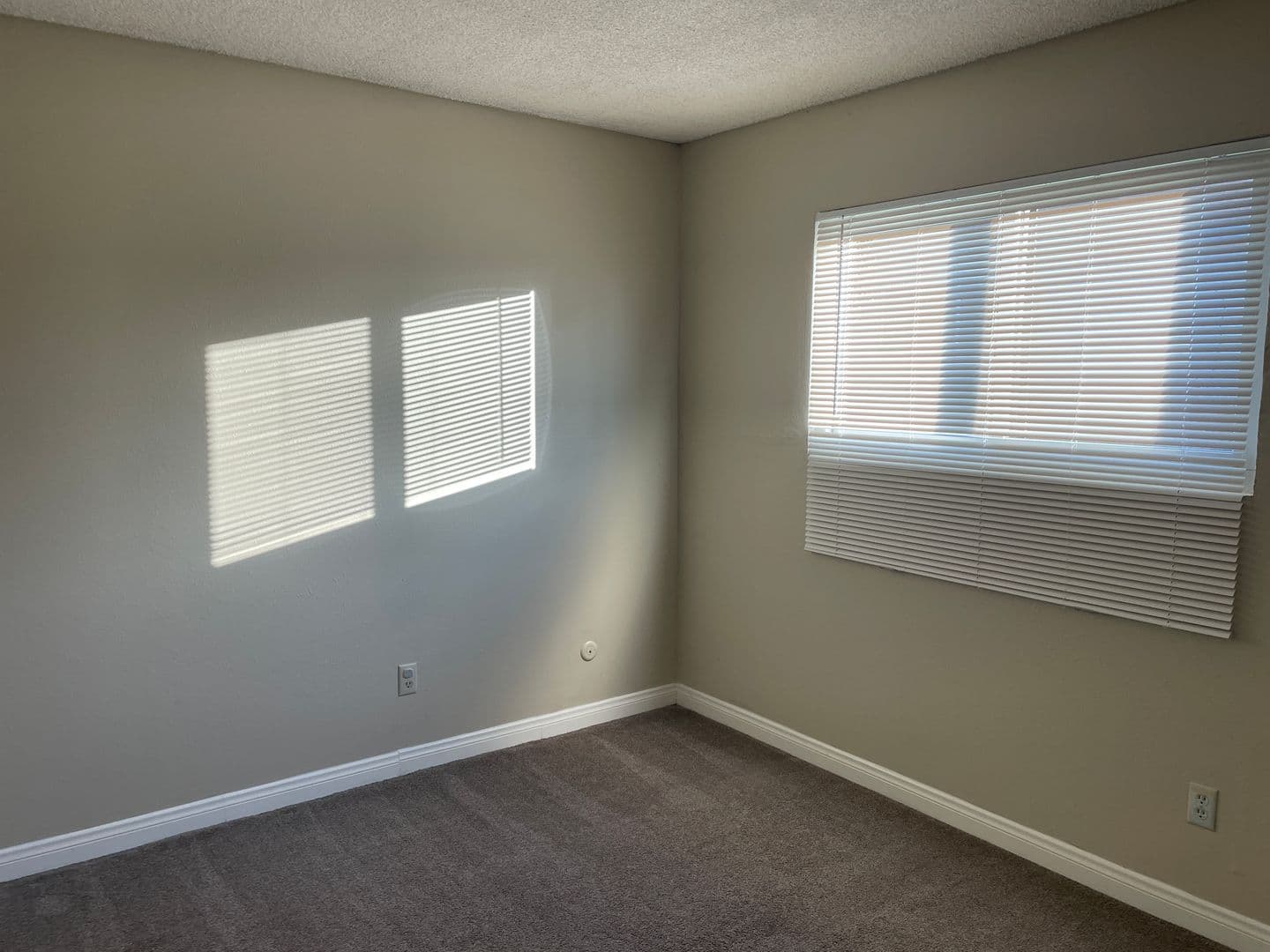 San Diego House: 136 Royal Oak Drive