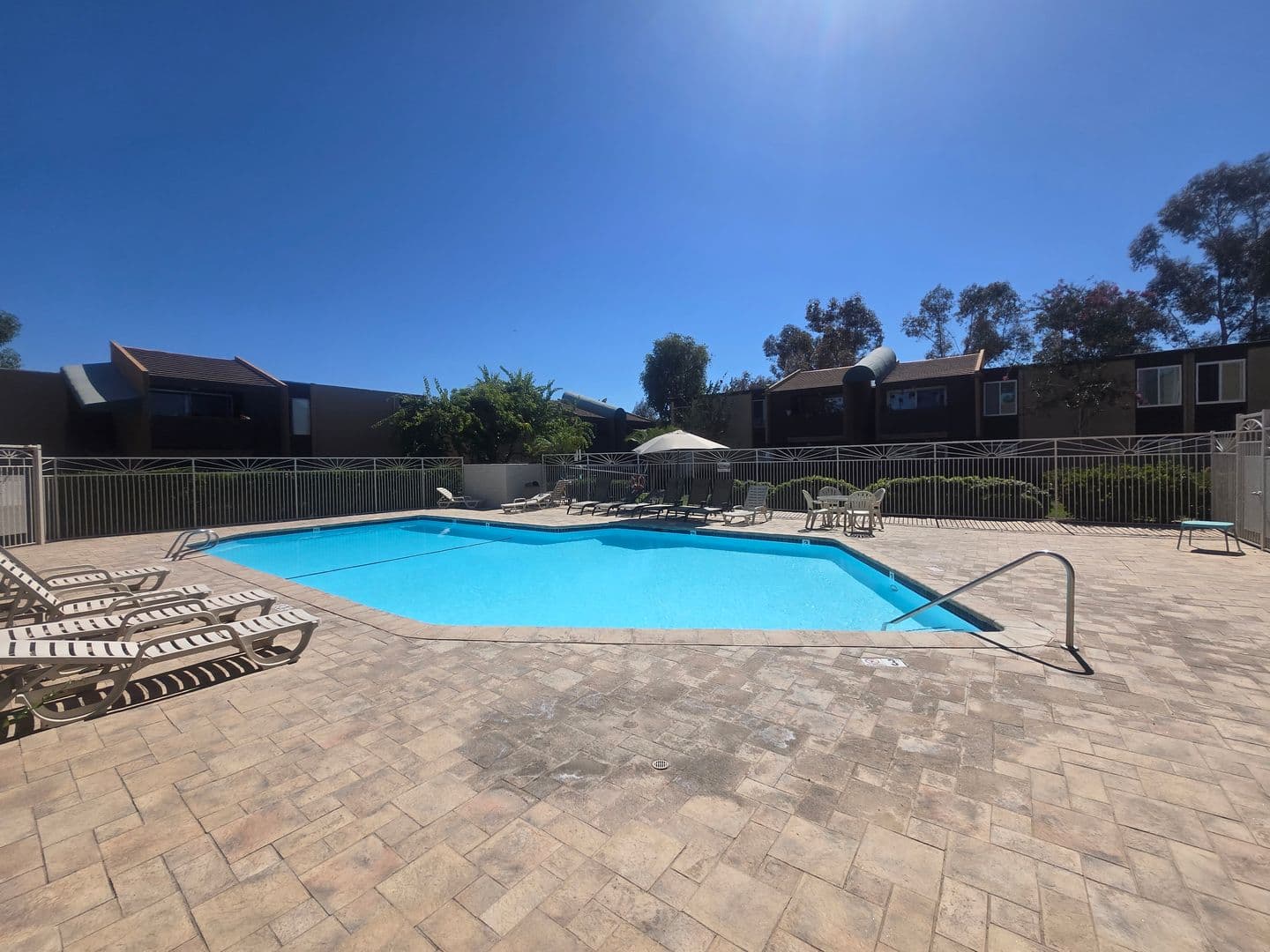 San Diego Condo: 3454 Castle Glen Dr