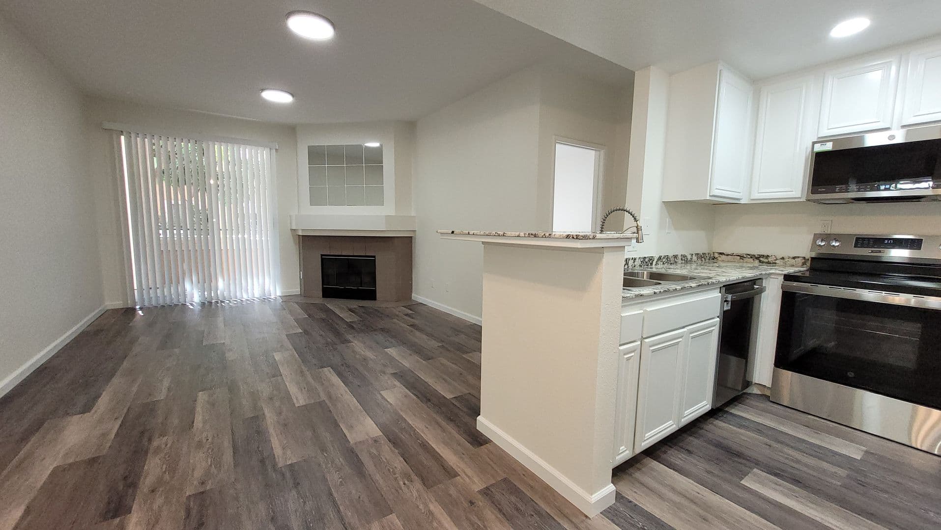 San Diego House: 2050 Camino de la Reina #107