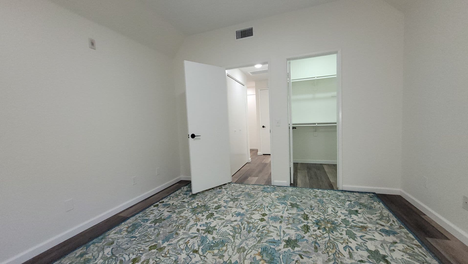 San Diego House: 2050 Camino de la Reina #107