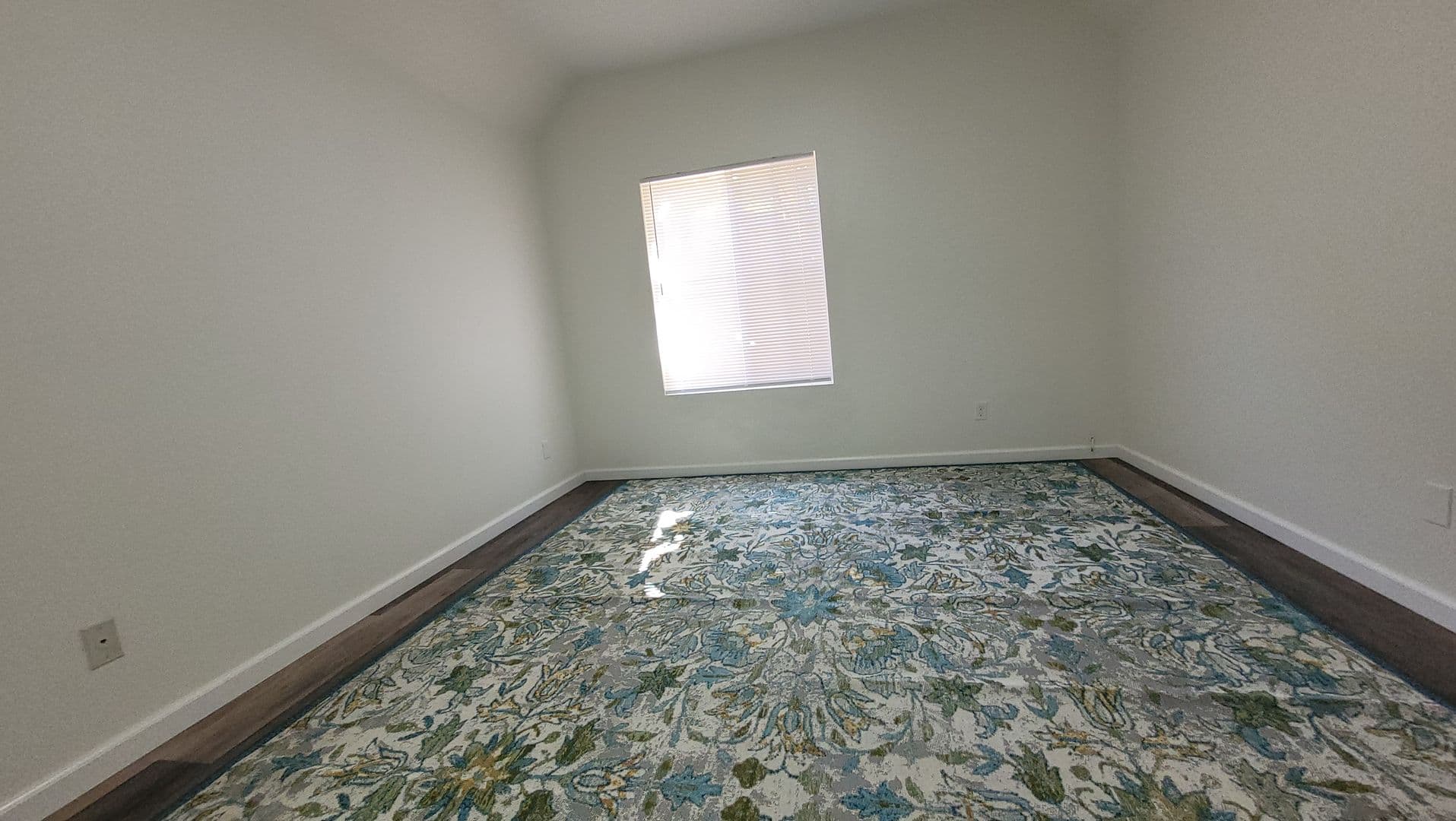 San Diego House: 2050 Camino de la Reina #107