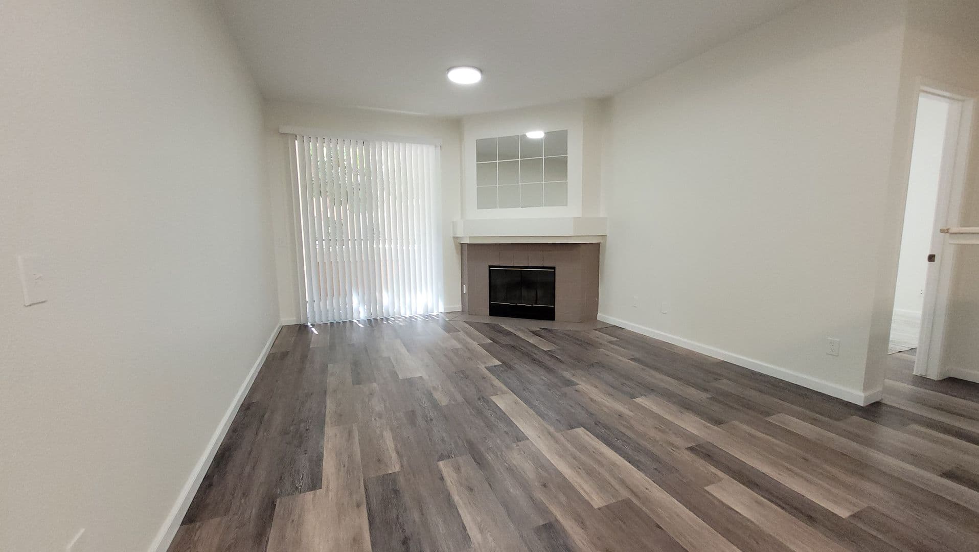 San Diego House: 2050 Camino de la Reina #107
