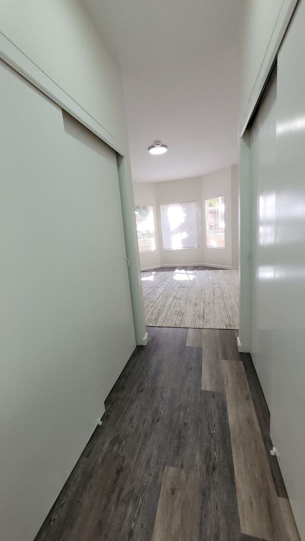 San Diego House: 2050 Camino de la Reina #107