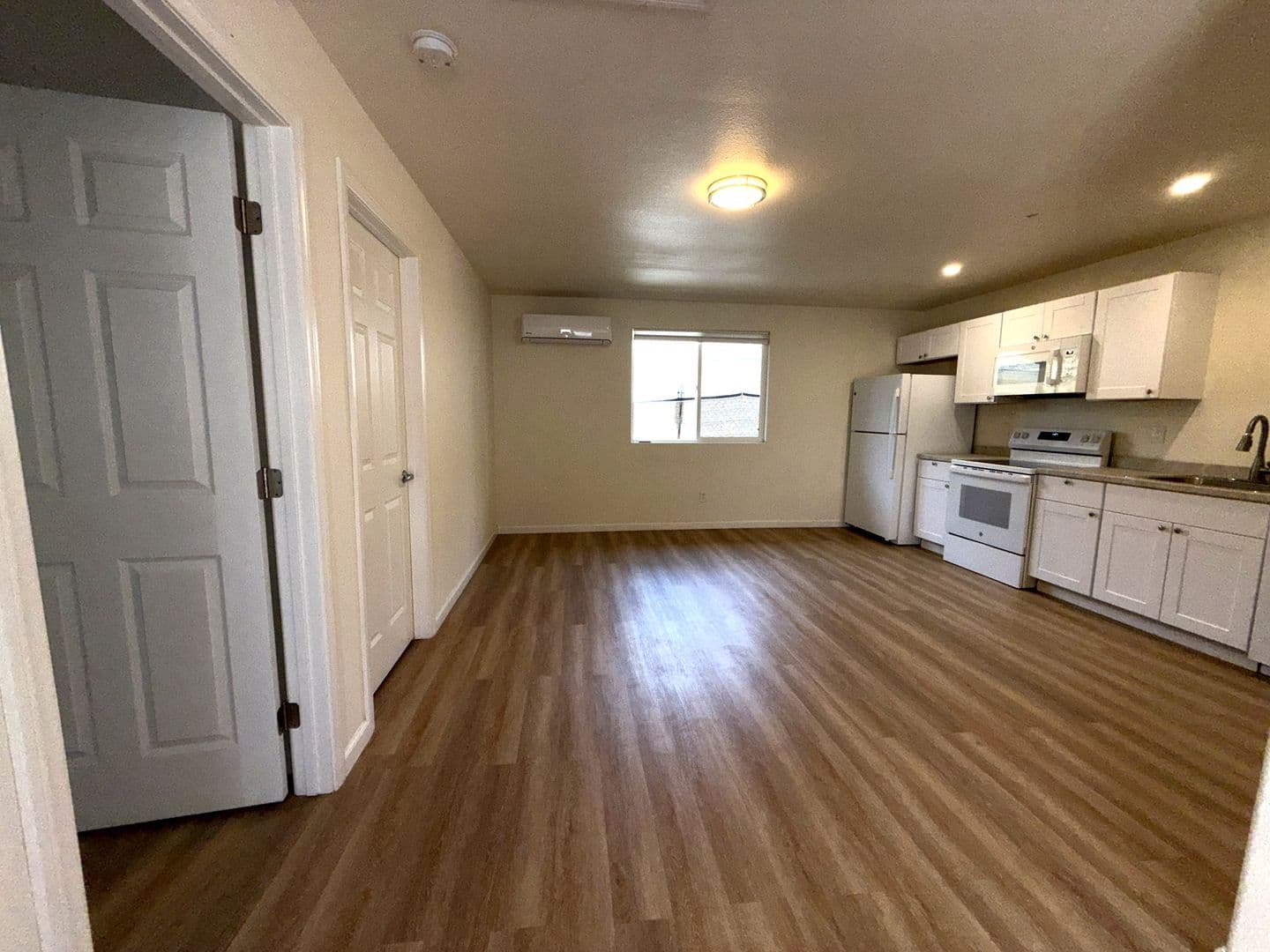 Ramona Apartment: 912 D Street
