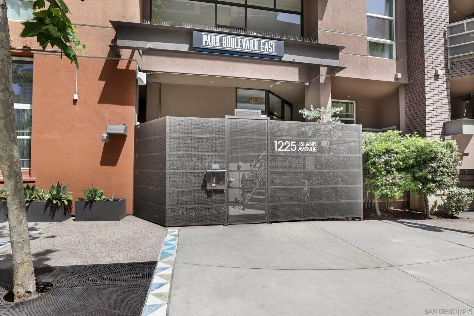 San Diego House: 1225 Island Ave #516