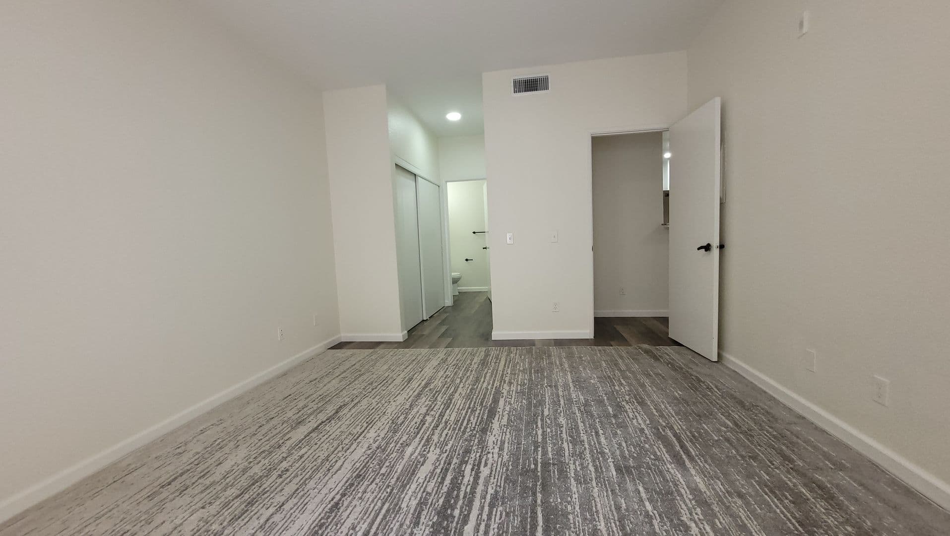 San Diego House: 2050 Camino de la Reina #107