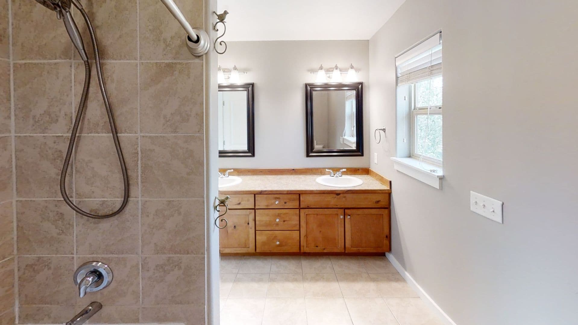 Bozeman House: 3814 Bur Ave