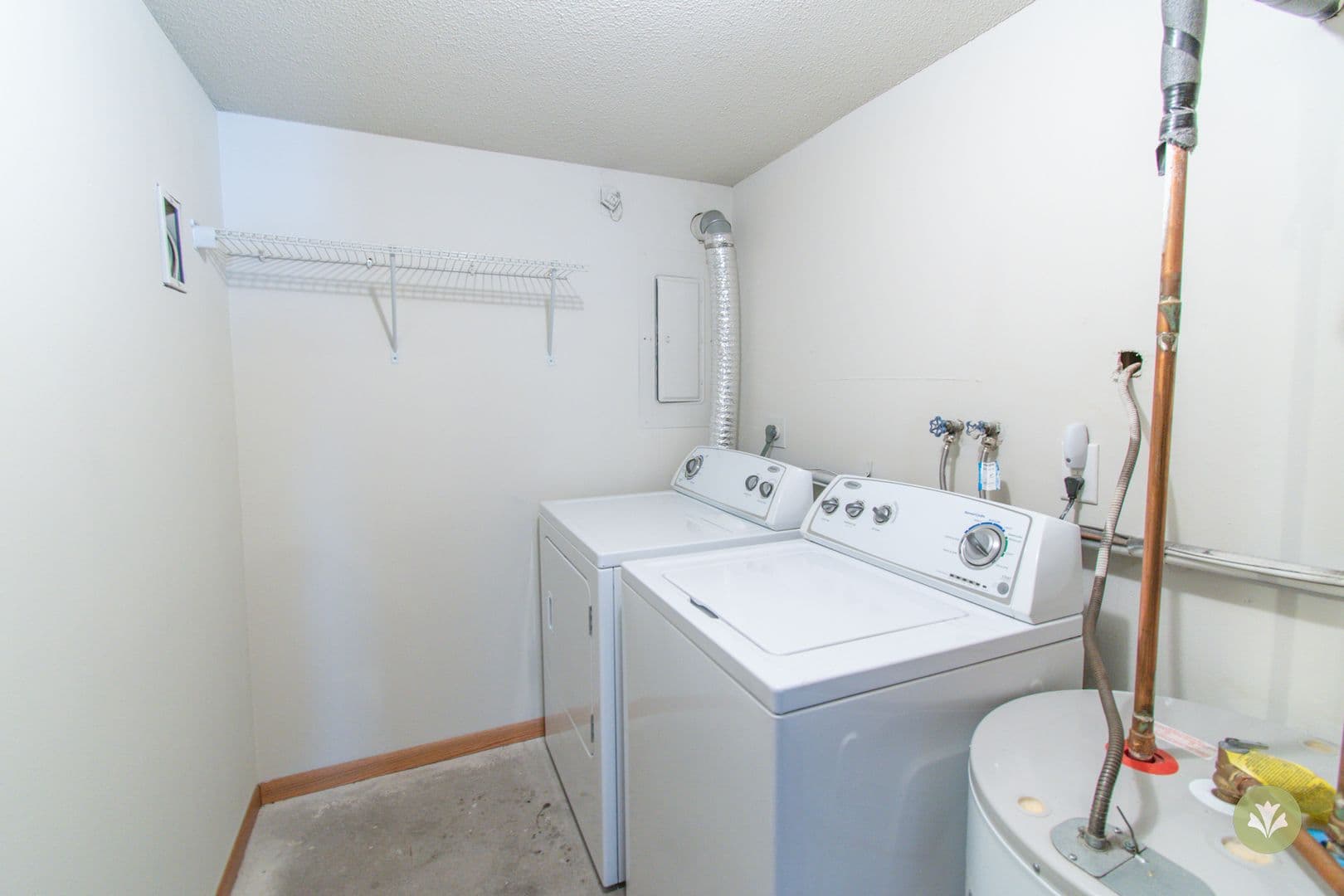 Lincoln Apartment: Charleston Court Apts & THs