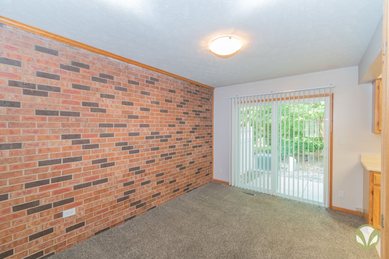Lincoln Apartment: ChateauTownhomes