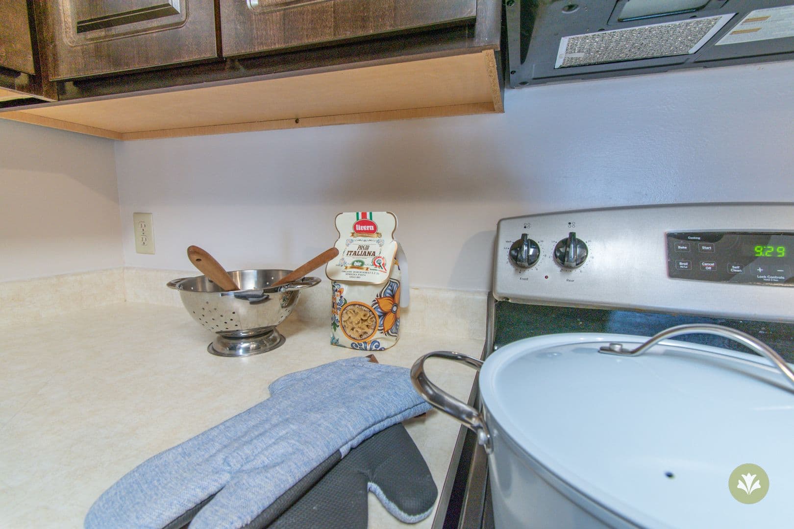 Lincoln Apartment: Adriana Court