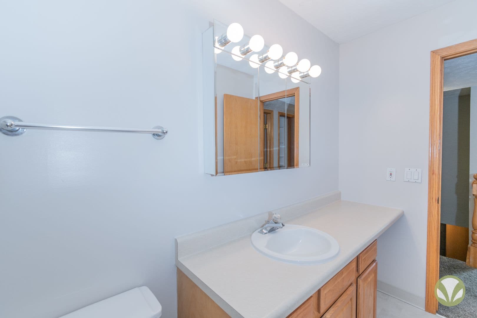 Lincoln Apartment: ChateauTownhomes
