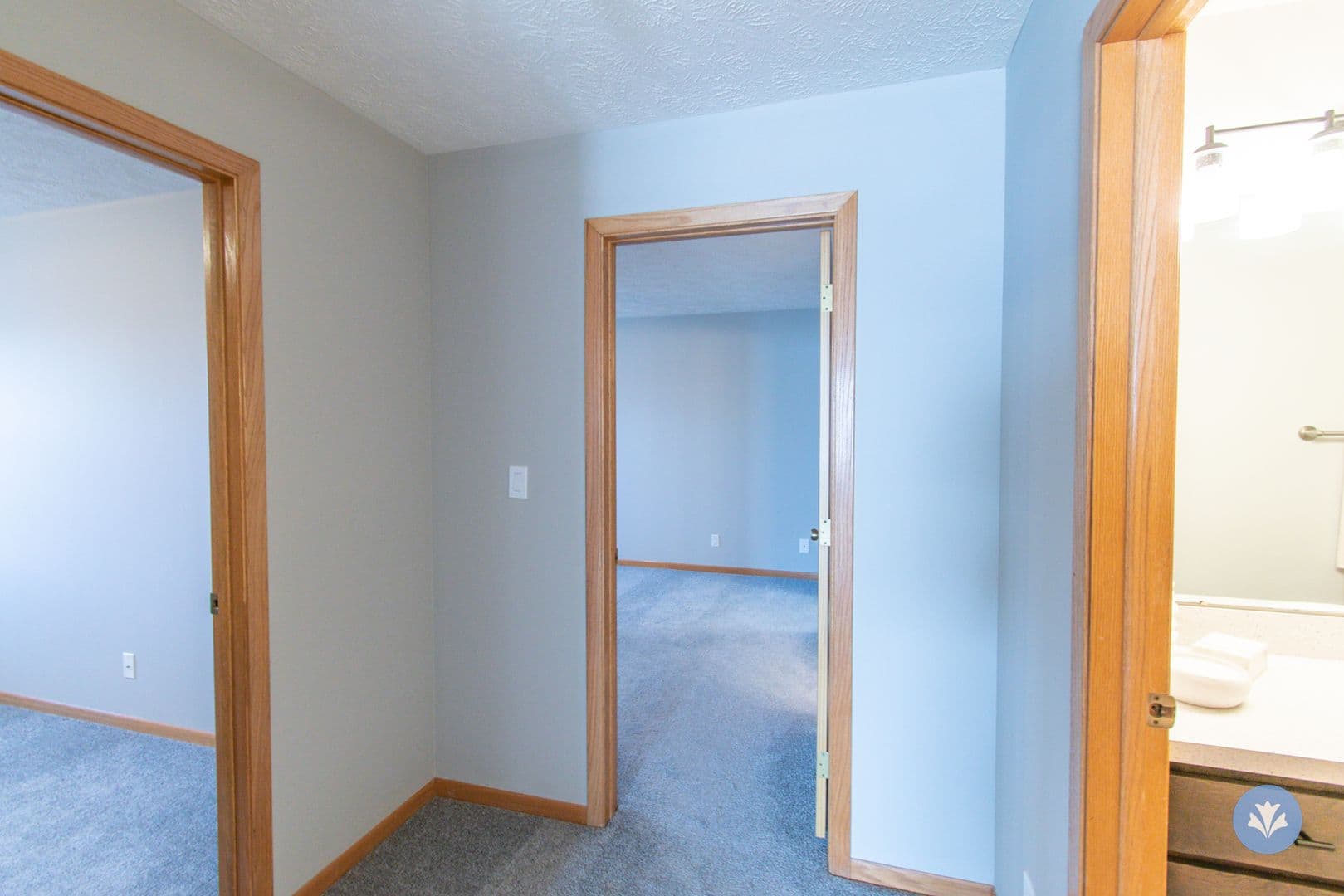 Lincoln Apartment: Alena Court