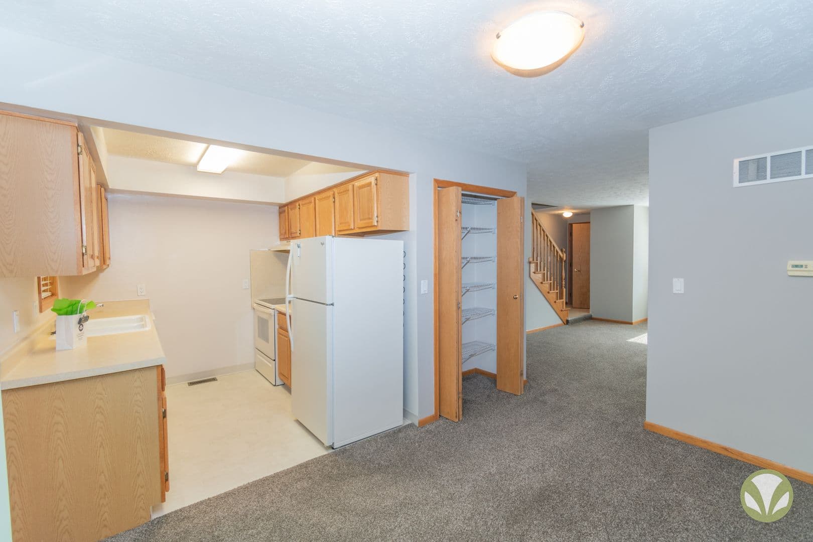 Lincoln Apartment: ChateauTownhomes