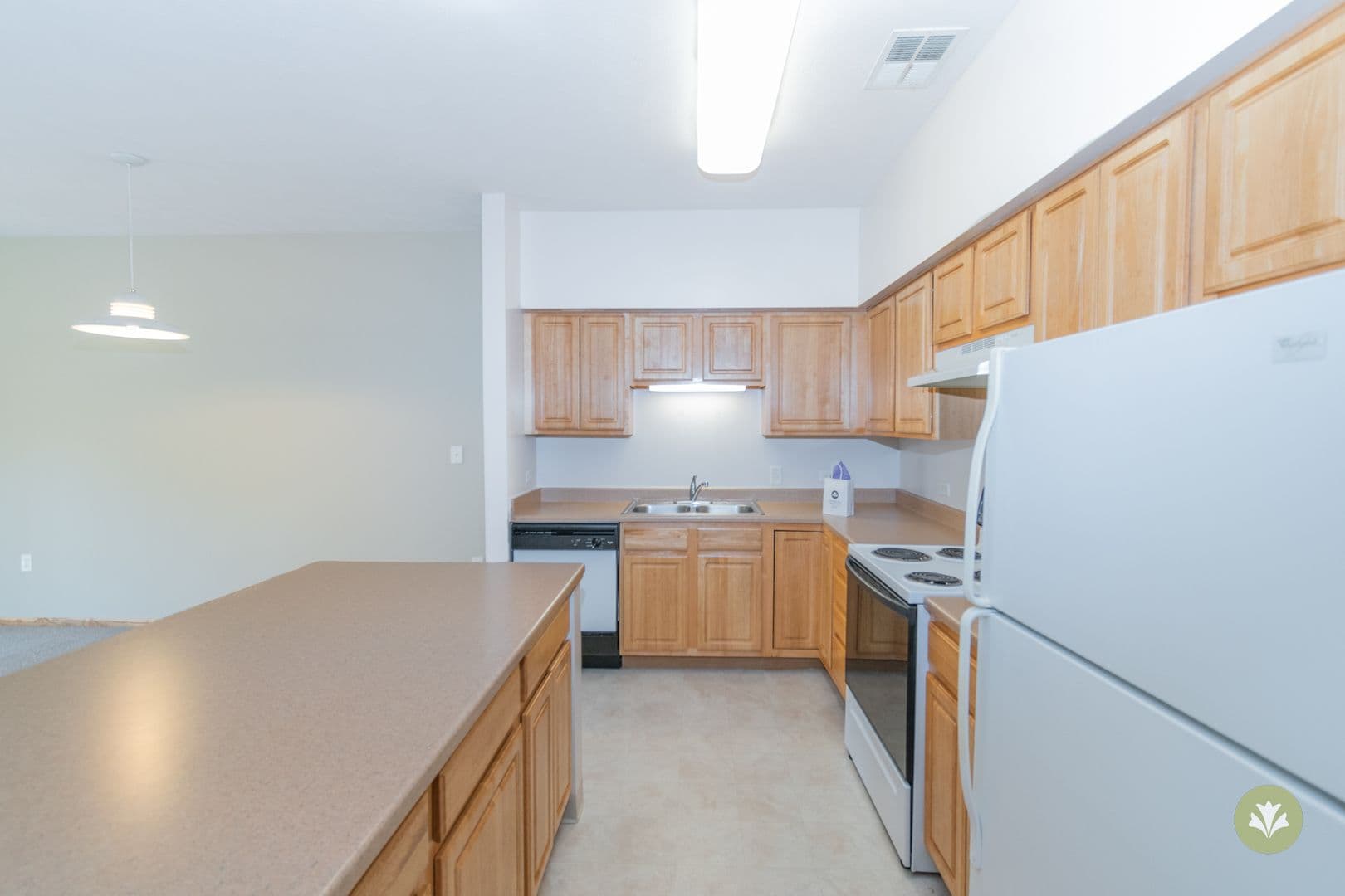 Lincoln Apartment: Charleston Court Apts & THs