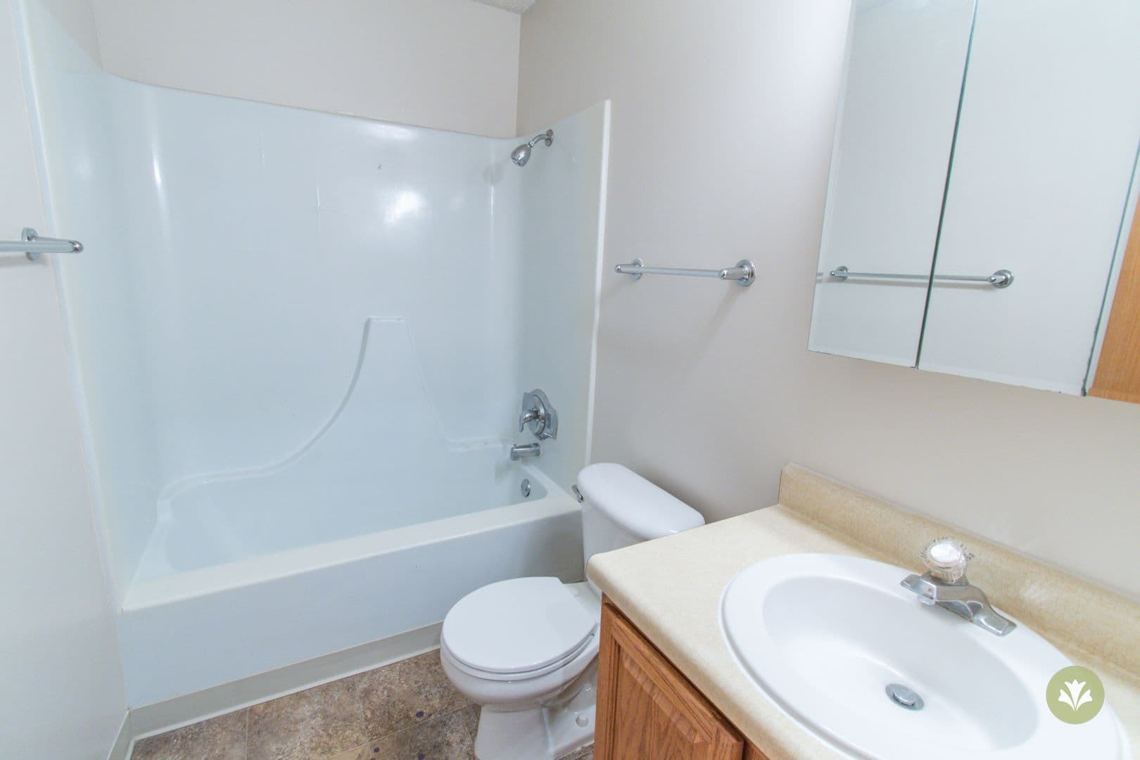 Lincoln Apartment: Charleston Court Apts & THs