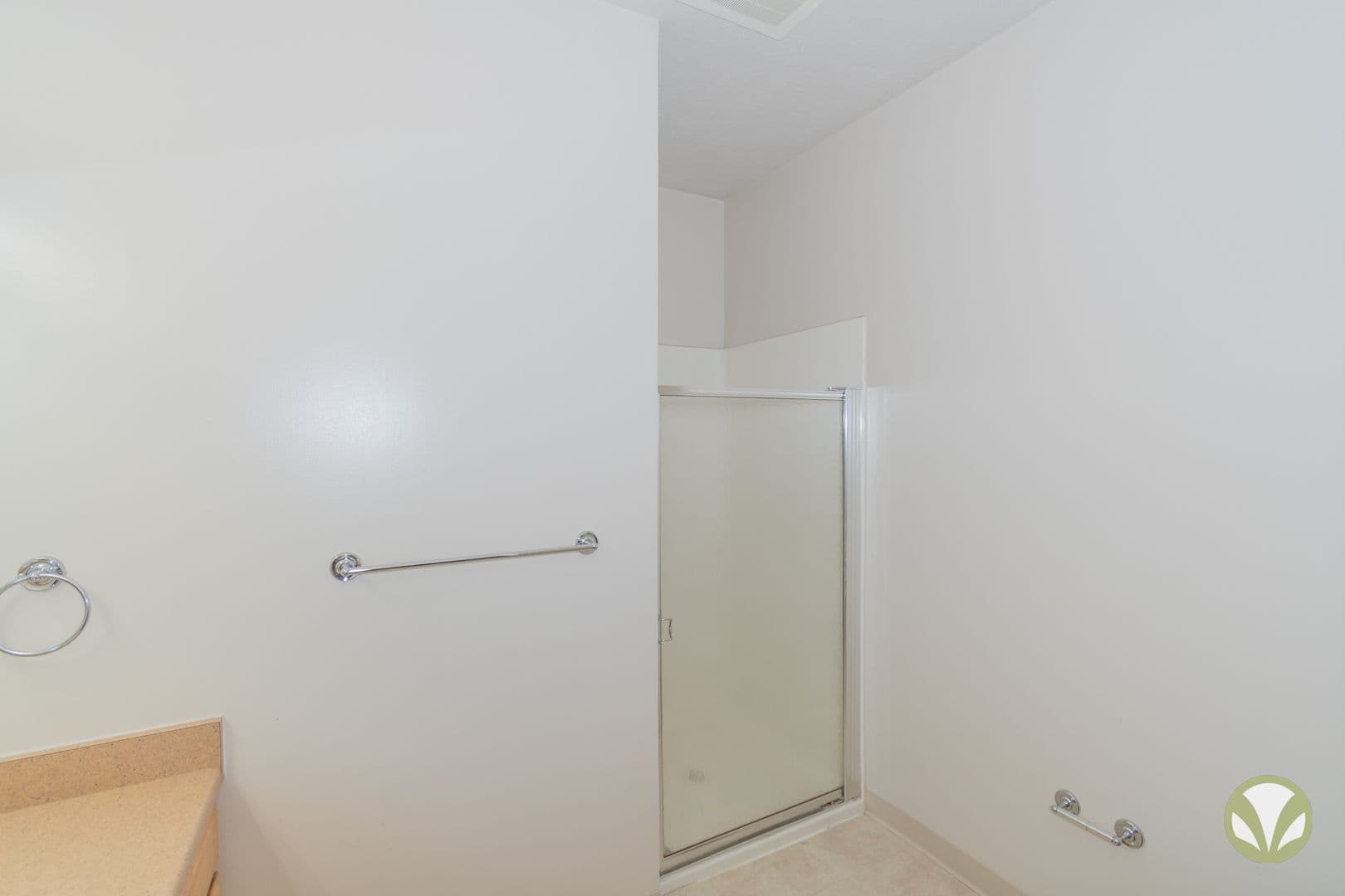 Lincoln Apartment: Charleston Court Apts & THs