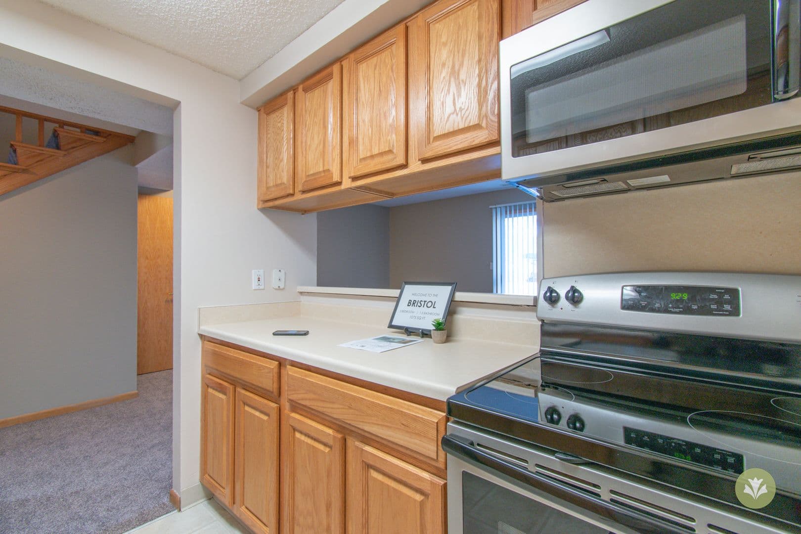 Lincoln Apartment: Charleston Court Apts & THs