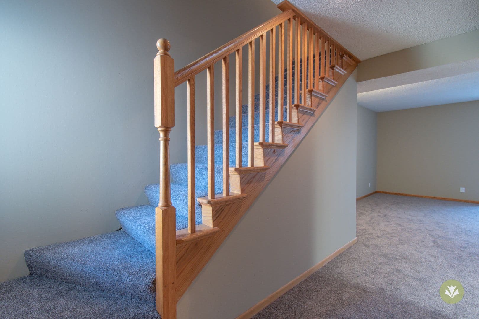 Lincoln Apartment: Charleston Court Apts & THs