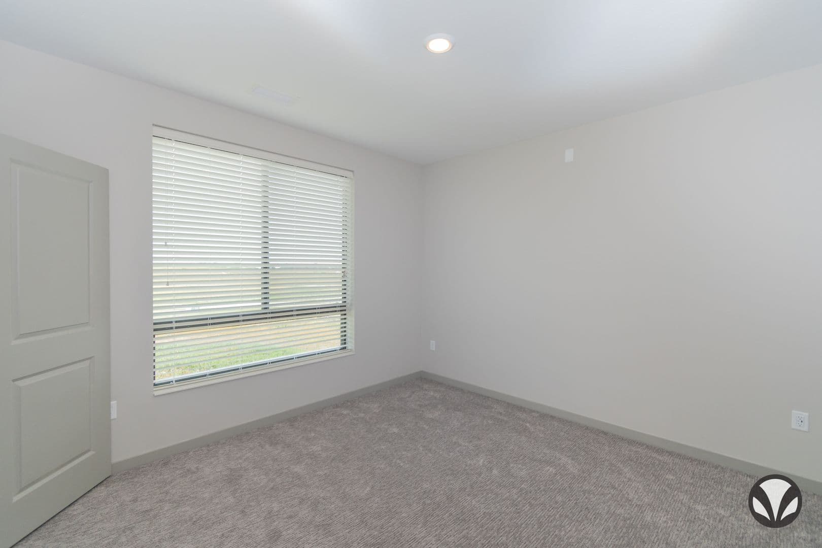 Lincoln Apartment: 4421 Bridle Lane