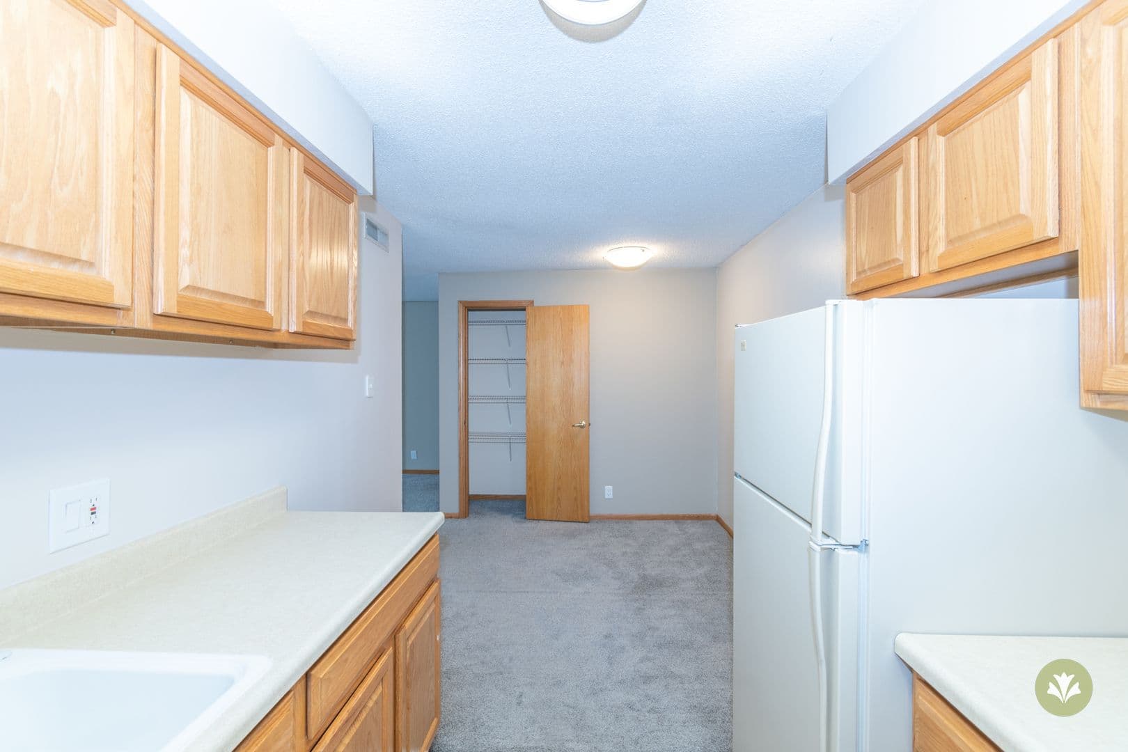 Lincoln Apartment: Charleston Court Apts & THs