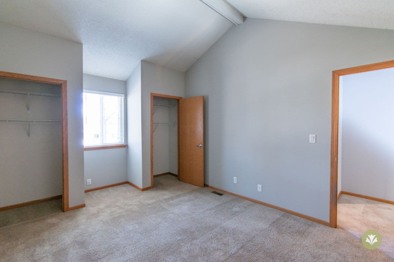 Lincoln Apartment: Charleston Court Apts & THs