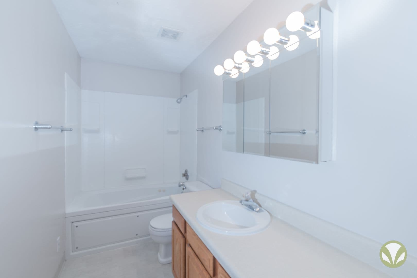 Lincoln Apartment: ChateauTownhomes