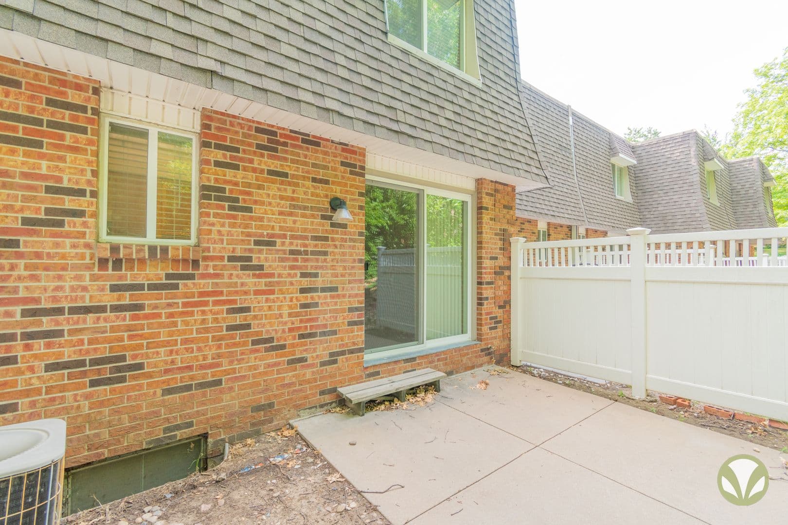 Lincoln Apartment: ChateauTownhomes
