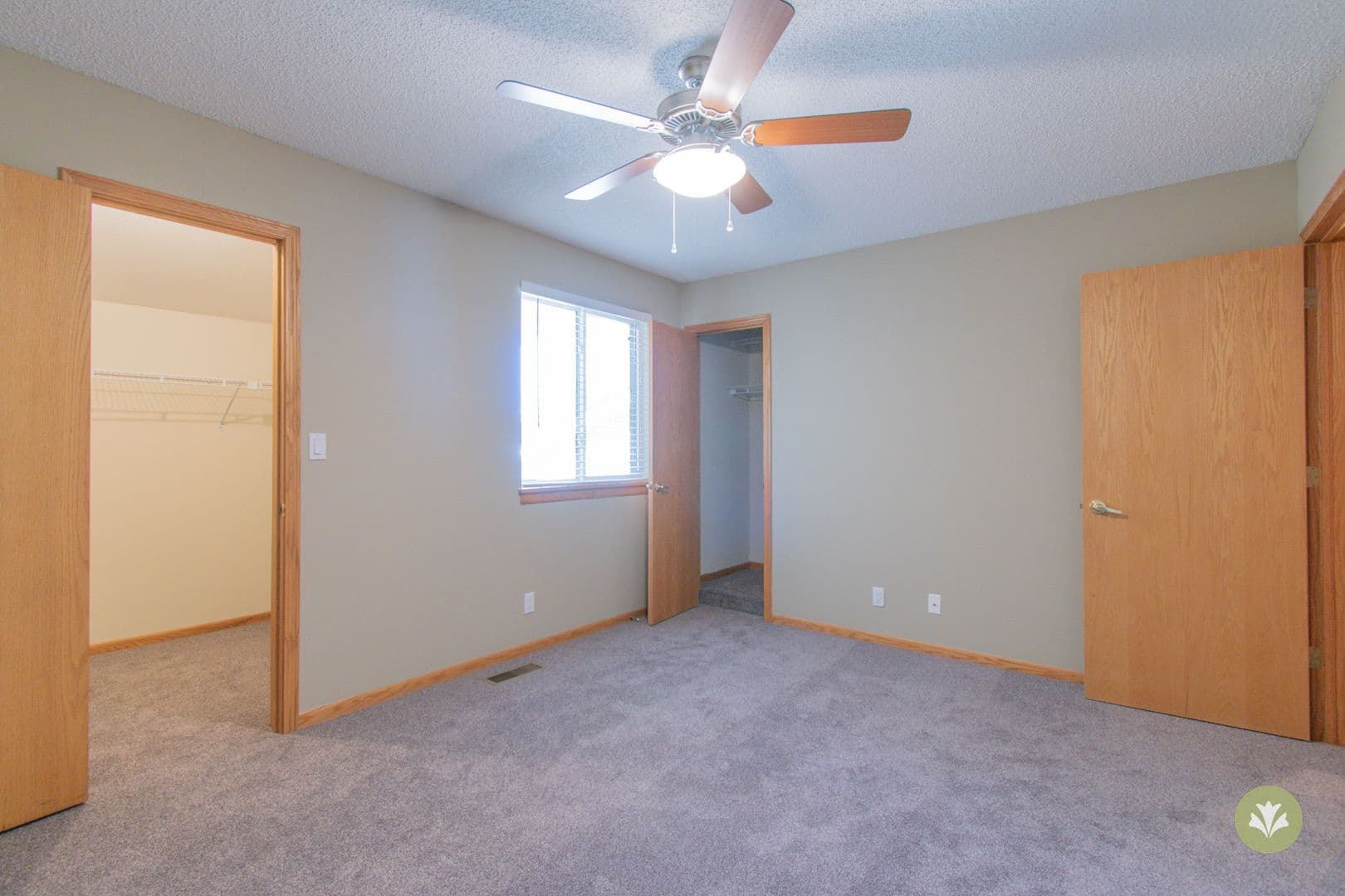 Lincoln Apartment: Charleston Court Apts & THs