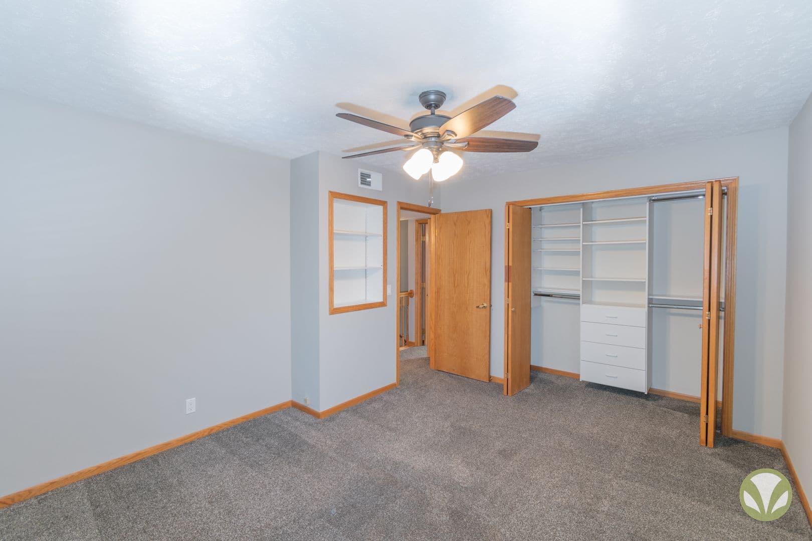 Lincoln Apartment: ChateauTownhomes