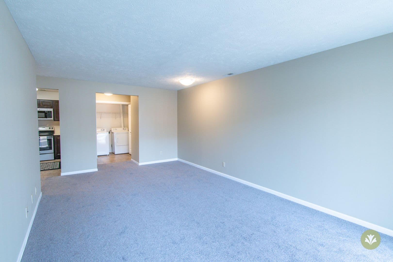 Lincoln Apartment: Adriana Court