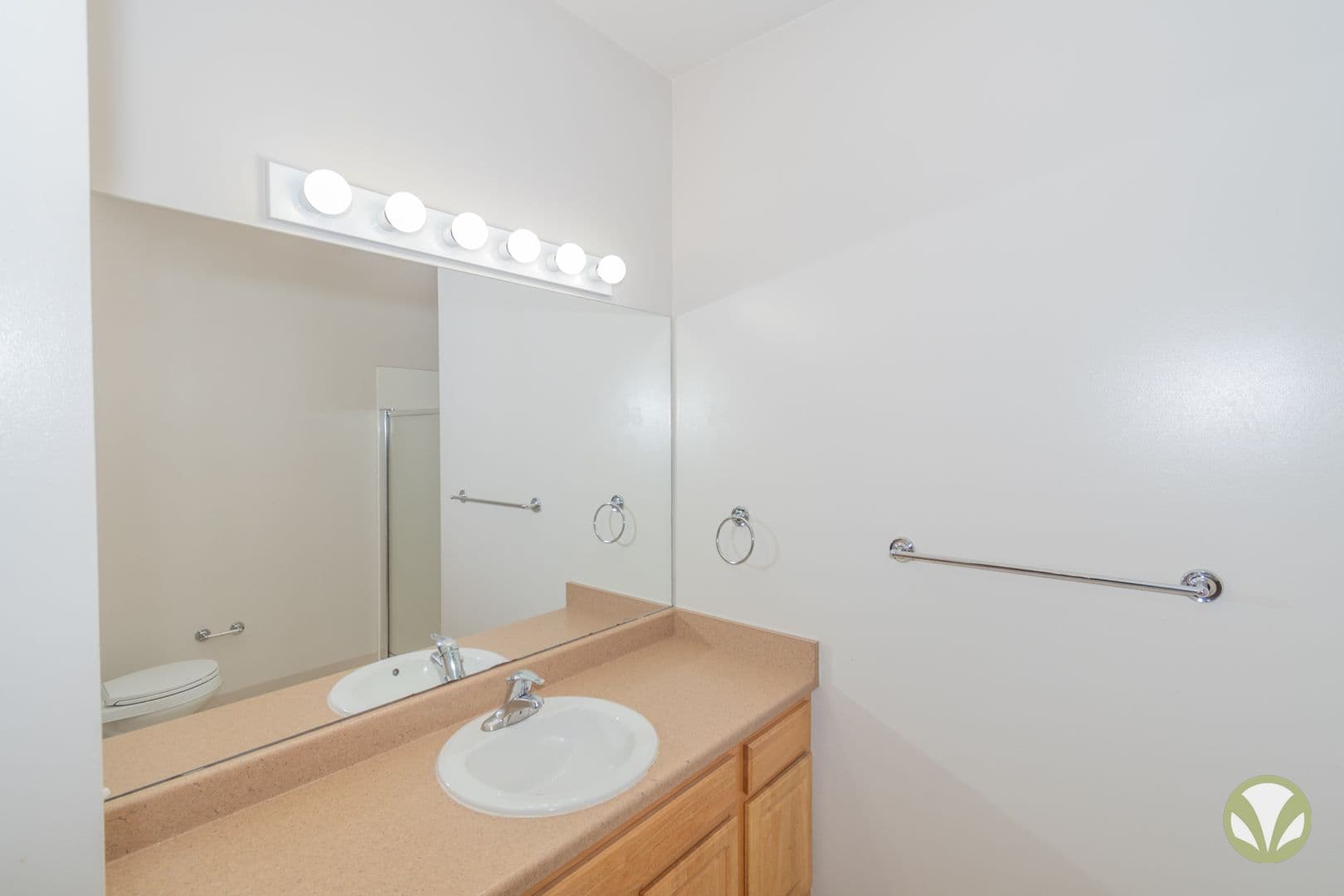 Lincoln Apartment: Charleston Court Apts & THs