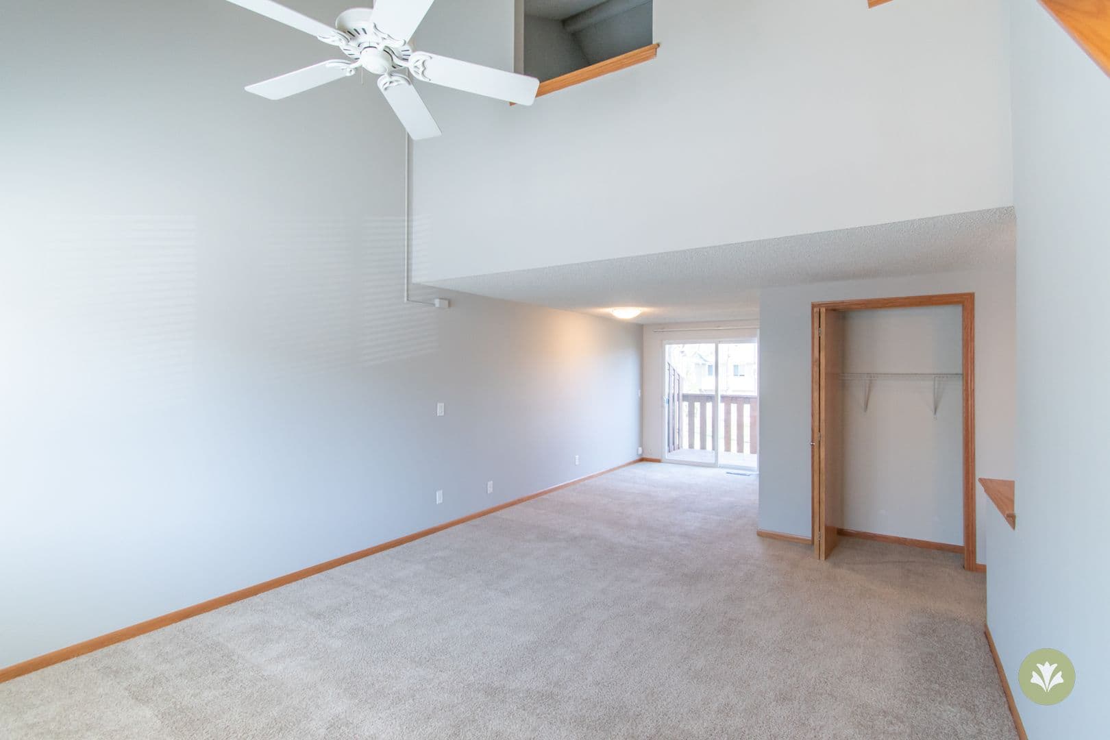 Lincoln Apartment: Charleston Court Apts & THs